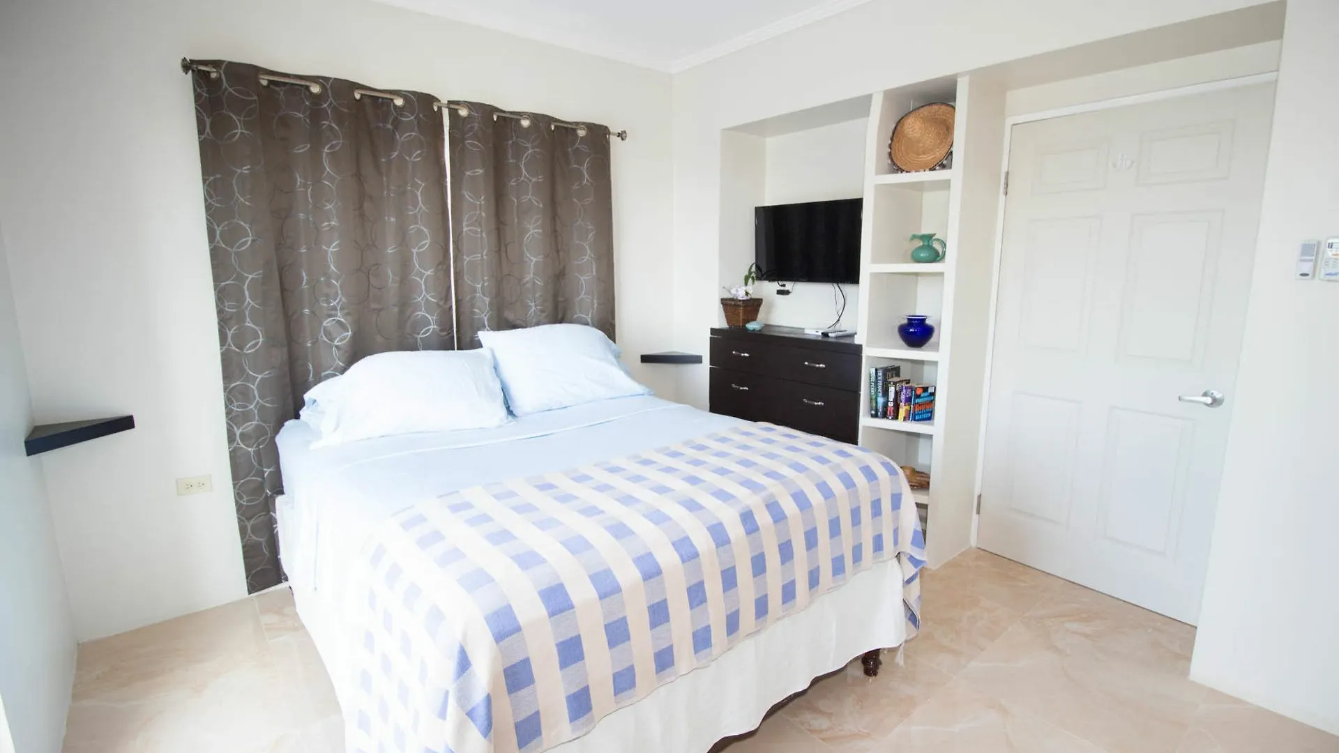The Bailey'S New Kingston Suites 0*,  ג'מייקה